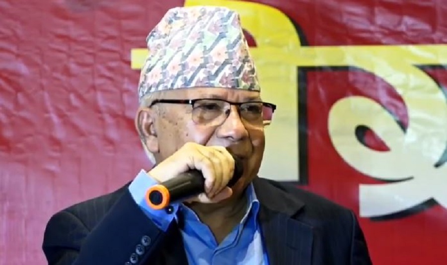 क्रान्तिकारी बनौँला भनेर हातमा खुकुरी लिएर हिँड्यौँ : माधव नेपाल